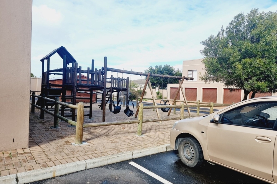 2 Bedroom Property for Sale in Parklands Western Cape